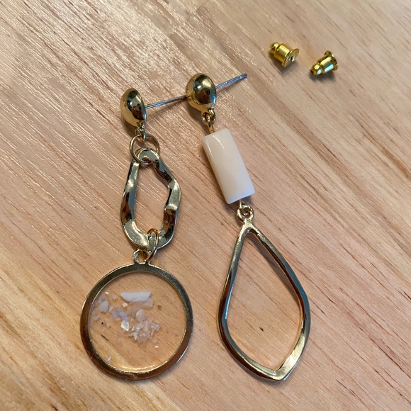 Made made earrings - Picture 2 of 3